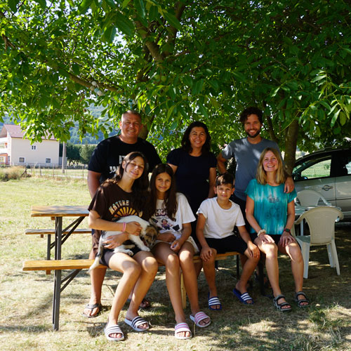 Bosnische Familie lädt Verena und Gabriel zum Schlafen ein.