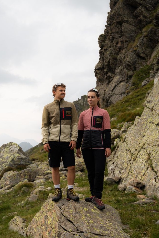 Layering: Softshell Jacken oder Isolationsjacken aus Merinowolle können bereits die äußerste Schicht bilden.