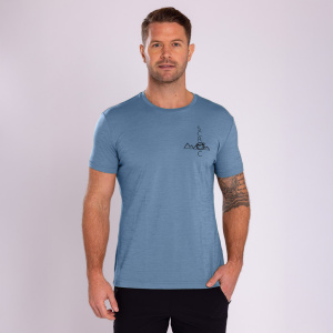 Merino Shirt 155 Avelo m in eisblau für Herren von SCROC. Merino Shirt 155 Avelo m in eisblau für Herren von SCROC.