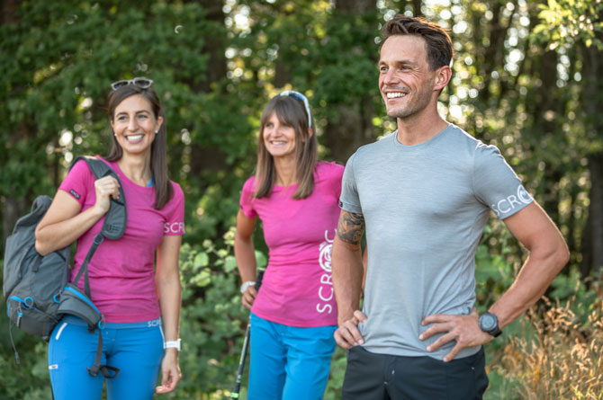 Merino Sommershirt mit TENCEL von SCROC sind eine gute Wahl als Firmenbekleidung.