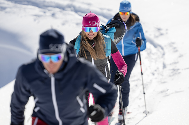 Skitouren - bei SCROC findest du die passende Merino Bekleidung.