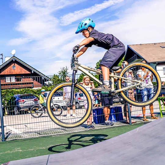 Spielerisch Mountainbiken Lernen mit Barbara Mayer