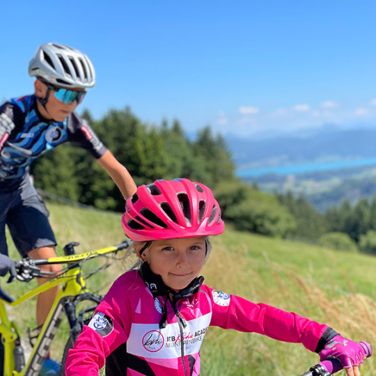 In der MTB Academy haben Kinder und Jugendliche von 3- 15 Jahren die Möglichkeit den Mountainbike Sport kennen zu lernen.