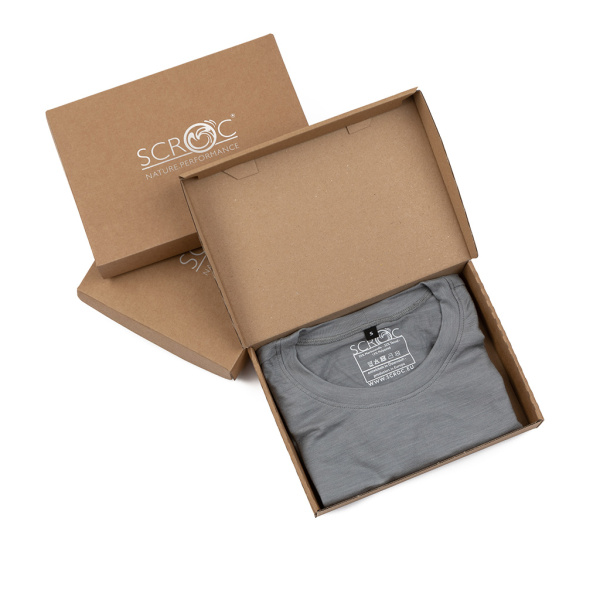 Wir achten auf umweltfreundliche Verpackungen: keine Plastikverpackung bei unseren sCool Merino Shirts Remi für Herren.