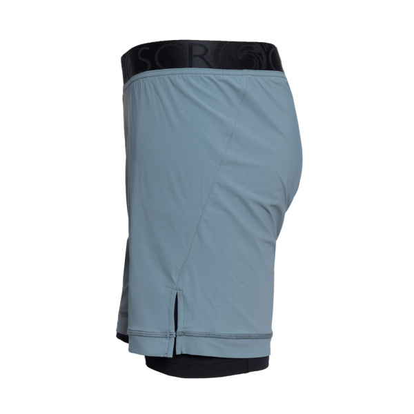 Das SCROC-Logo trägst du bei den sCooltec Merino Trailshorts Arbo dunkler salbei entlang des rechten Beins.