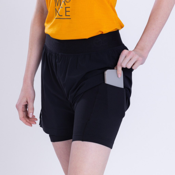sCooltec Merino Trailshorts Eta w für Damen von SCROC mit praktischer Beintasche in der Innenhose.
