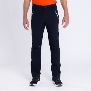 Model Michi träge die sCooltec Merino Zip-off Hose Zumi für Herren in Größe M.