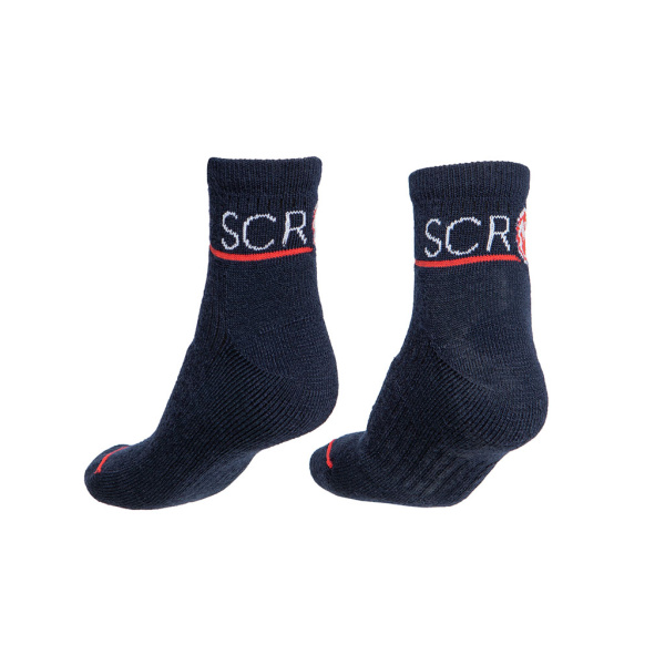 sMerino 190 Socken Nia dunkelblau sind geruchsneutralisierend und weich zu tragen.