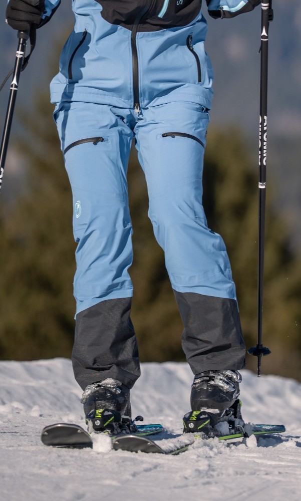 Mit der richtigen Funktionshose für Damen kommst du auf jeden Berg - SCROC