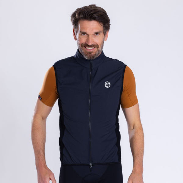 sPerformance Merino Weste Bezoni m in schwarz für Herren von SCROC.