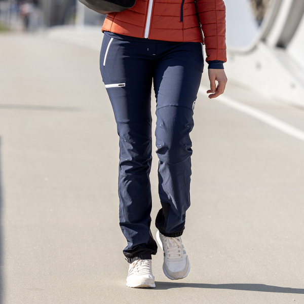 sWooltec Merino Hose Beno w dunkelblau für Damen ist die richtige Hose für Sport, Freizeit & Alltag.