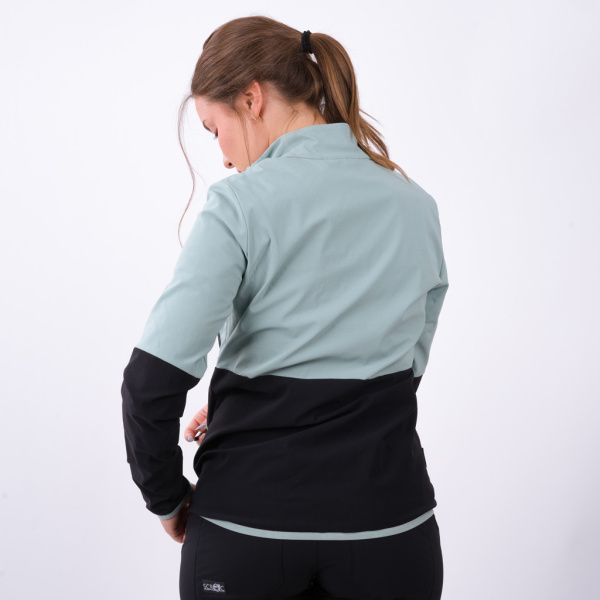 Rückansicht der sWooltec Merino Hybrid Jacke Lia mintgrün Damen von SCROC