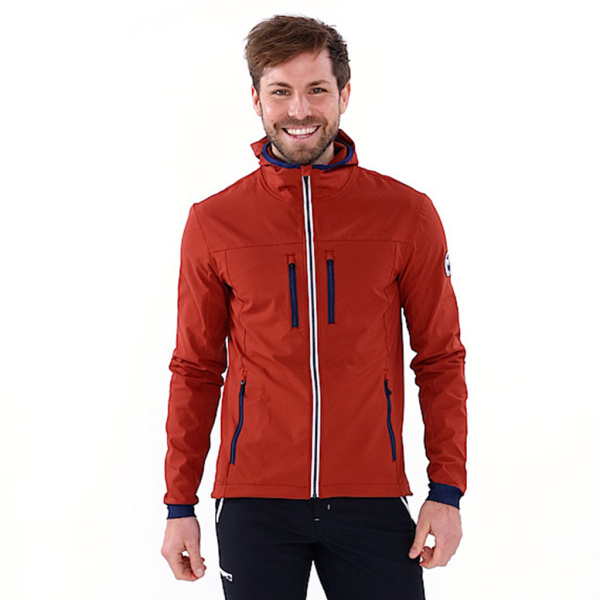 Beni trägt die sWooltec Merino Jacke Relo rostbraun in der Größe S.