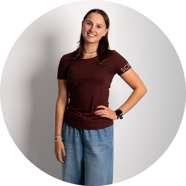 Unsere Kollegin fürs Office und Kundenservice: Anna - Team SCROC